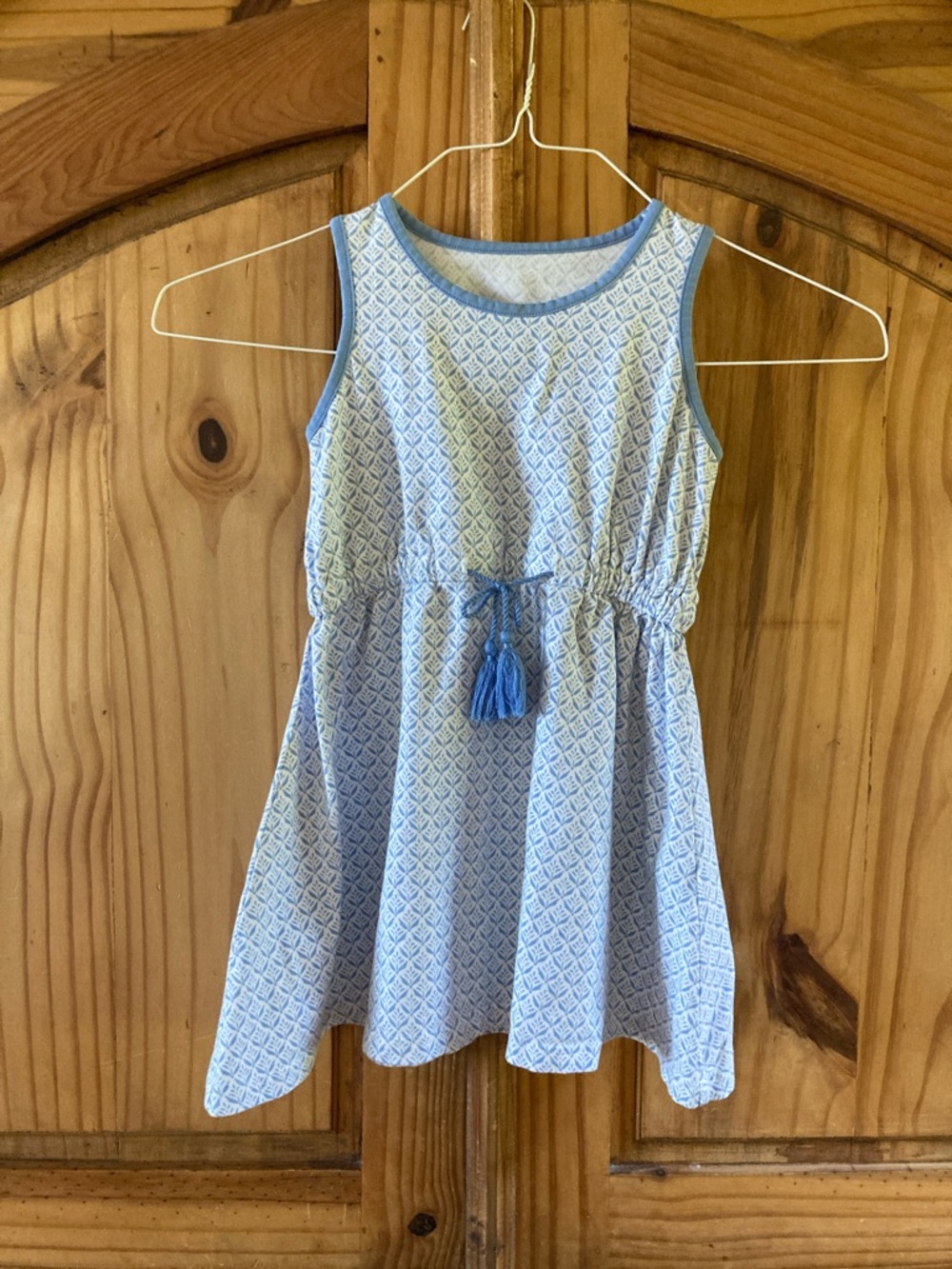 Serendipity by Shrimp and Grits Kids blue flowers sleeveless dress size 4T/5T